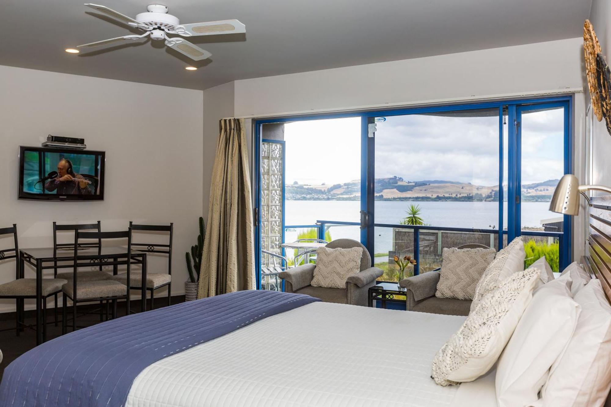 Clearwater Motor Lodge Таупо Екстериор снимка