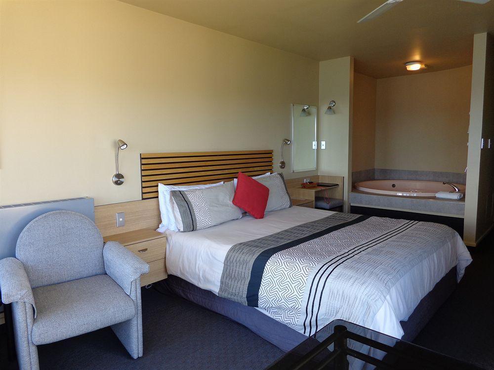 Clearwater Motor Lodge Таупо Екстериор снимка