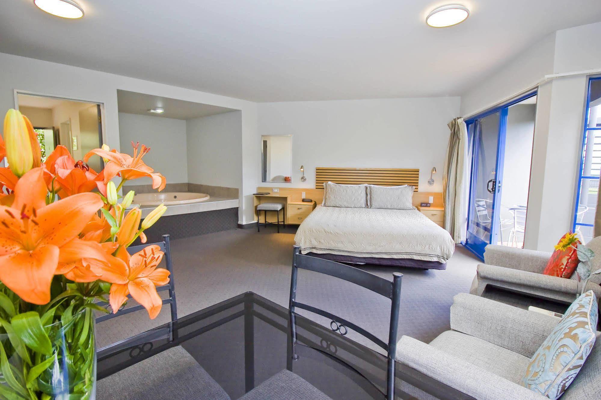 Clearwater Motor Lodge Таупо Екстериор снимка